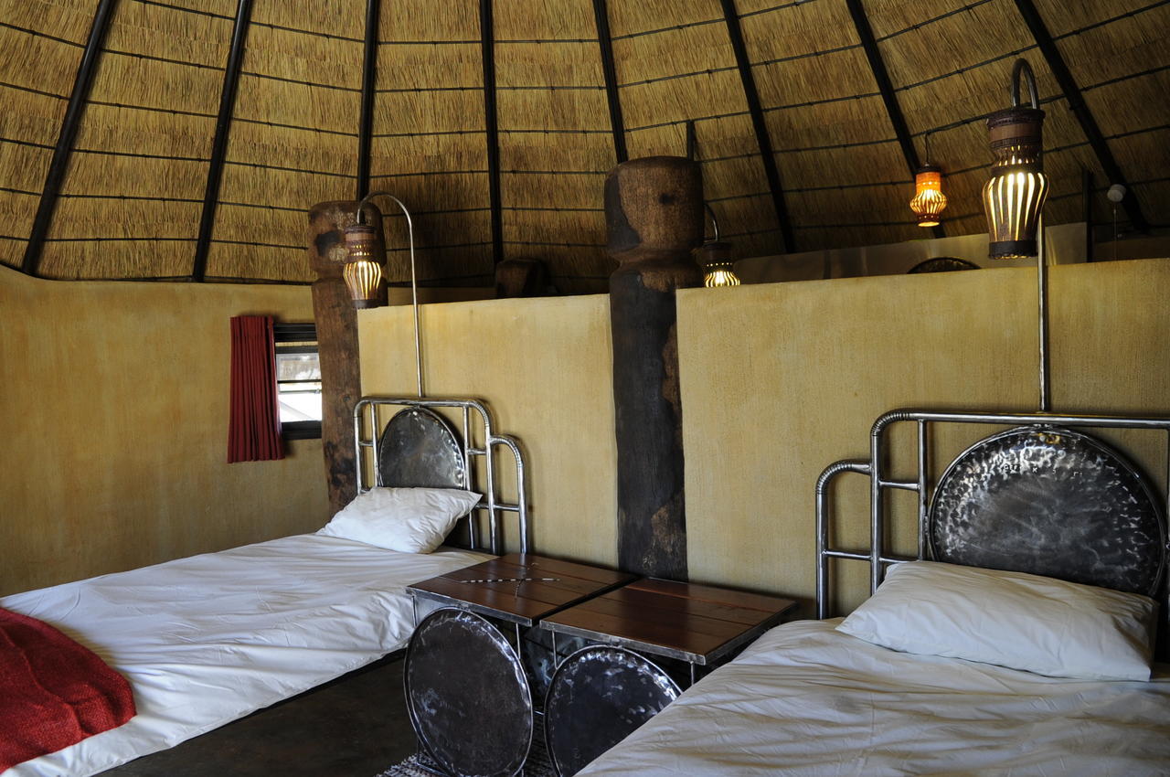 Ongula Village Homestead Lodge Omupumba Bagian luar foto